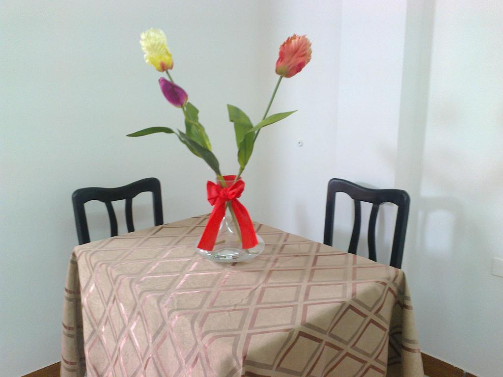 Strenua Santa Maria Suites Trujillo Room photo