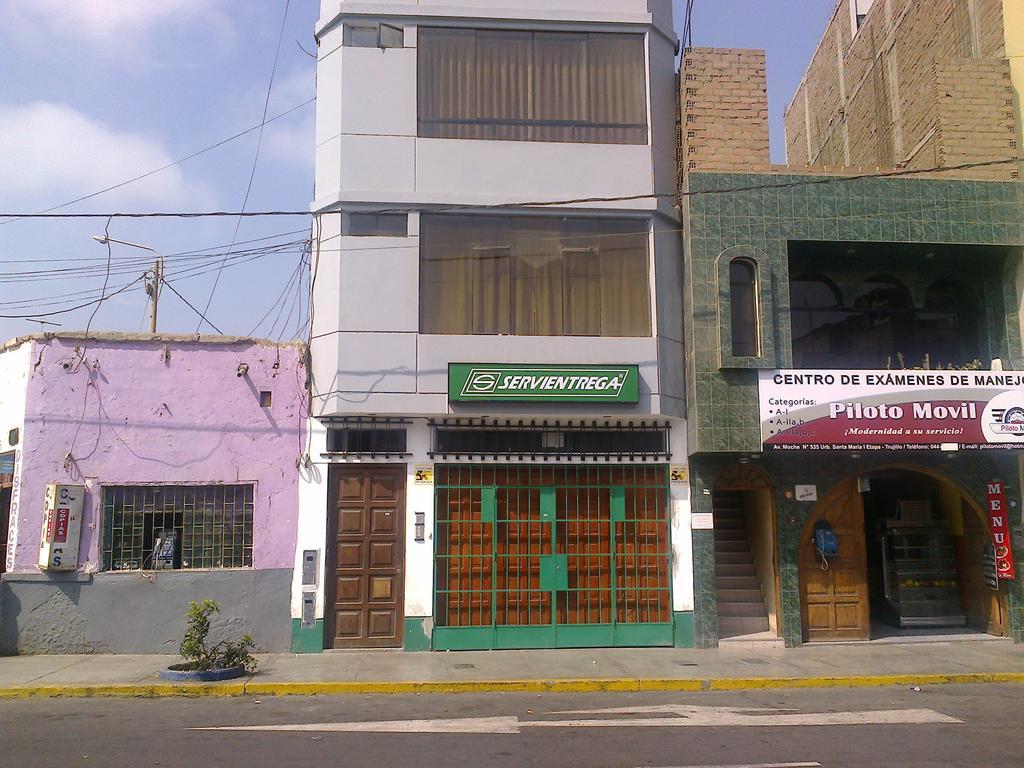 Strenua Santa Maria Suites Trujillo Exterior photo