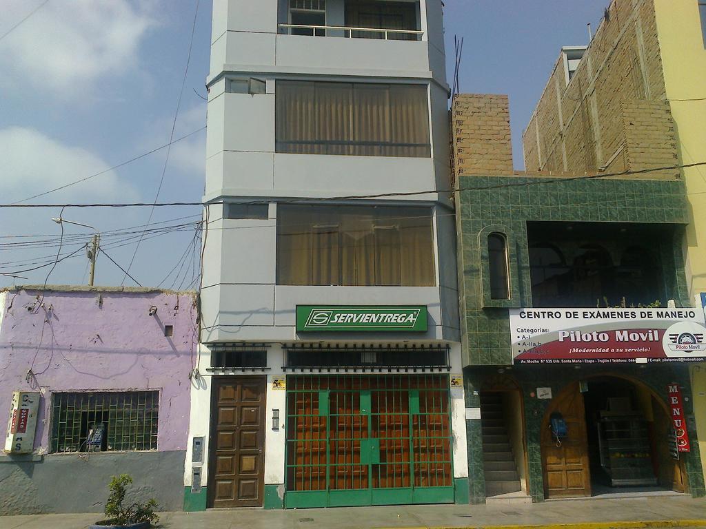 Strenua Santa Maria Suites Trujillo Exterior photo