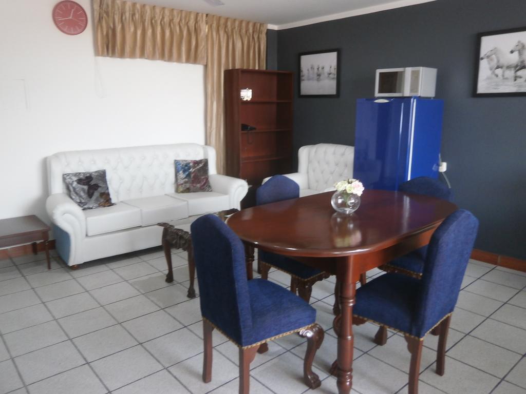 Strenua Santa Maria Suites Trujillo Exterior photo