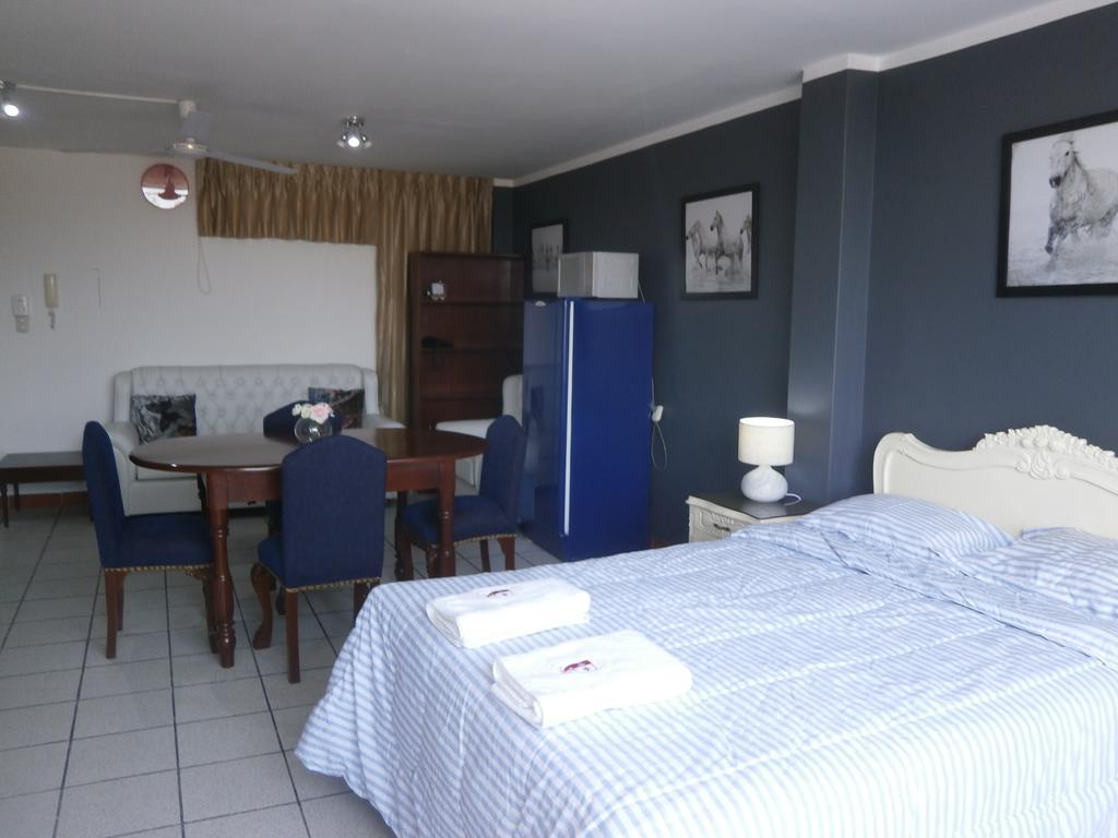 Strenua Santa Maria Suites Trujillo Exterior photo