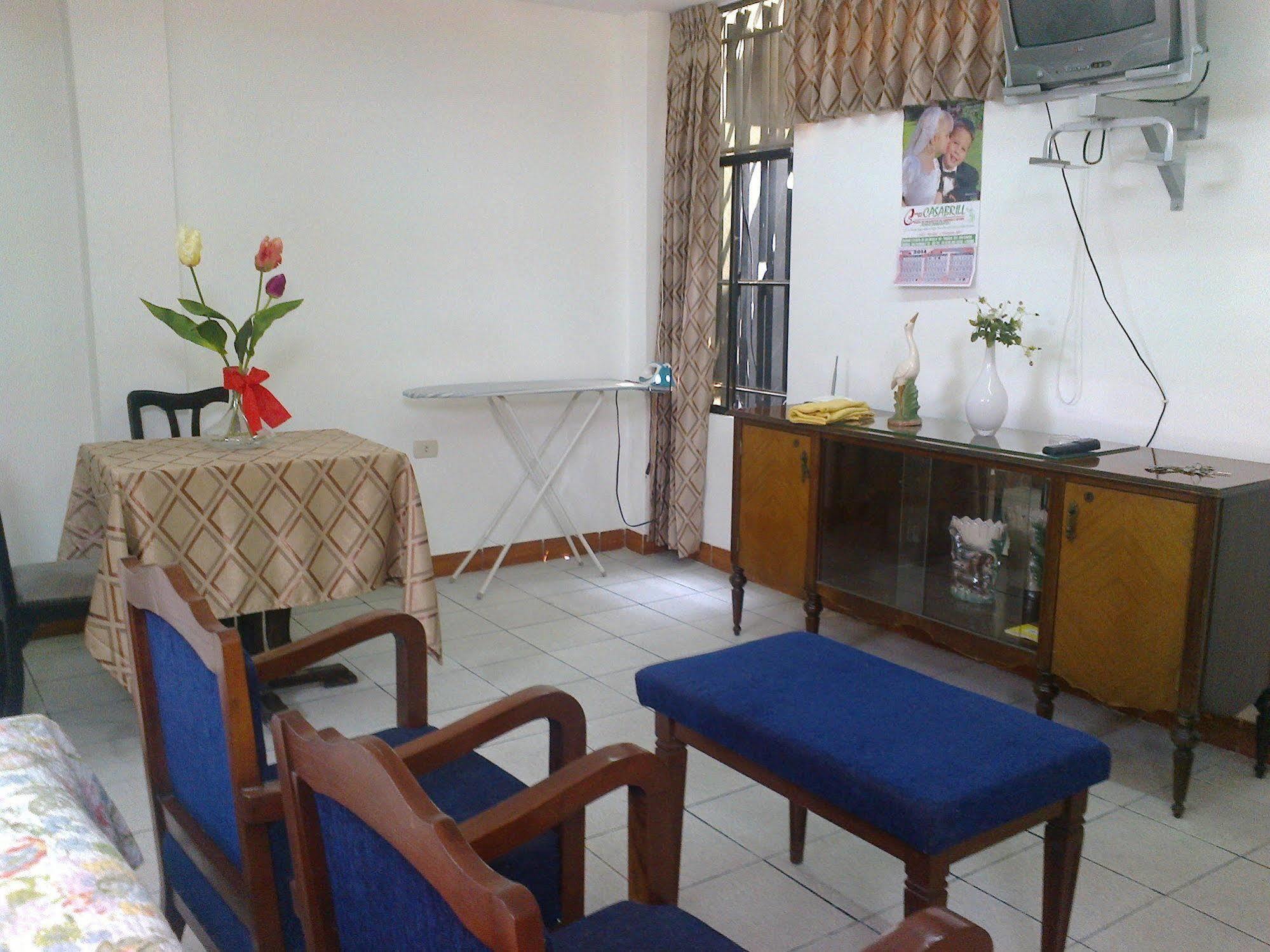 Strenua Santa Maria Suites Trujillo Exterior photo